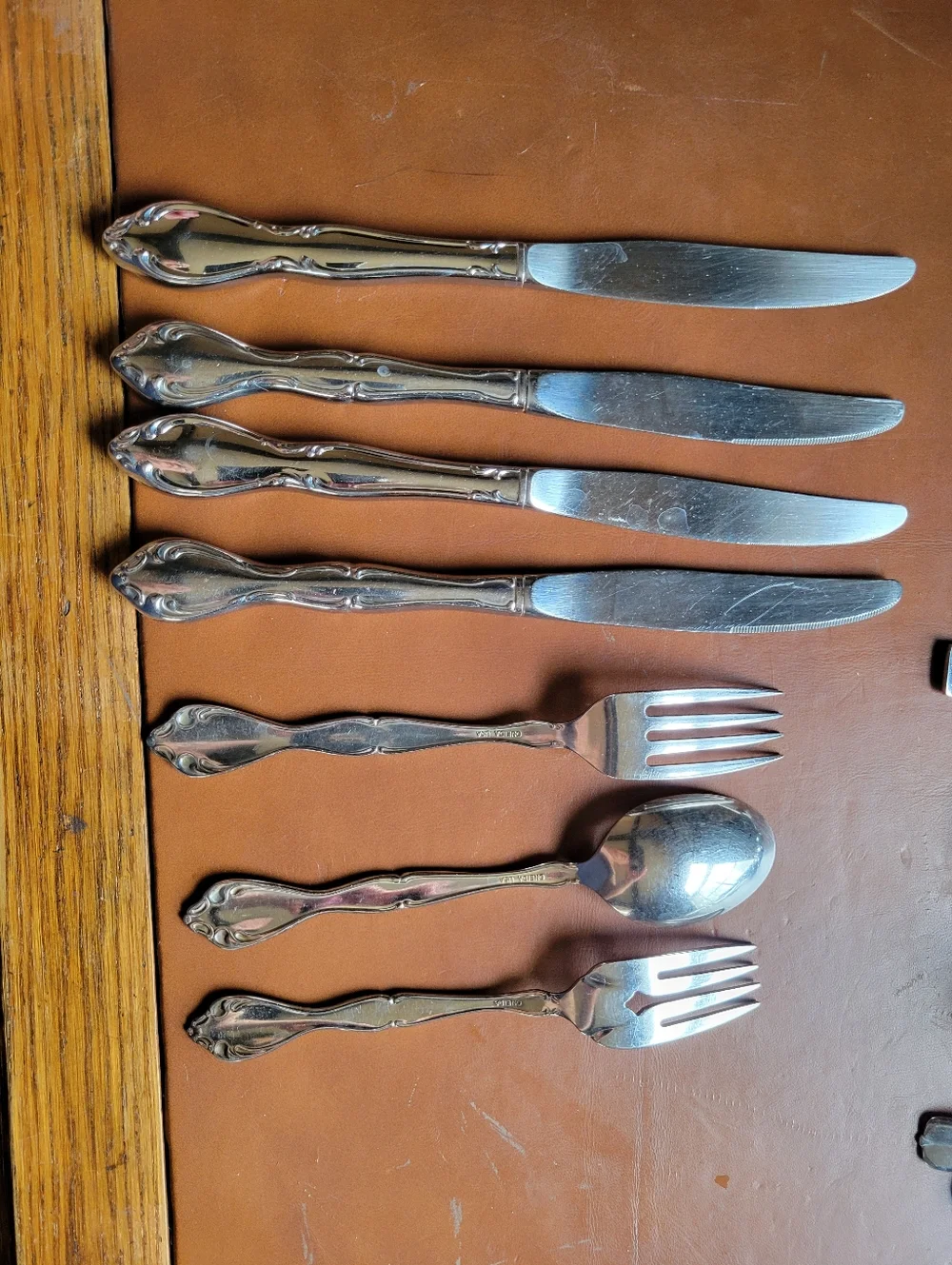 Oneida Cantata? 7 piece Stainless Flatware Silverware